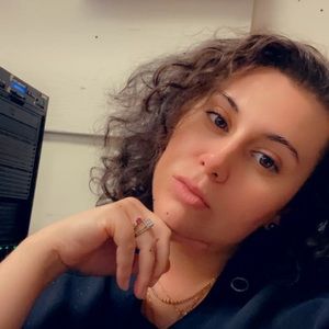 Meet your Posher, Andrea